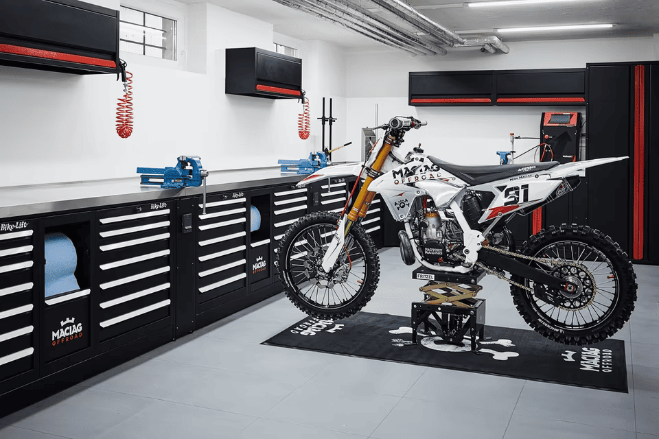 Motorcycle workshop service