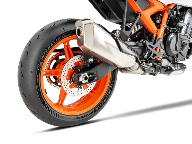 MY26 KTM 990 DUKE R - Image 6