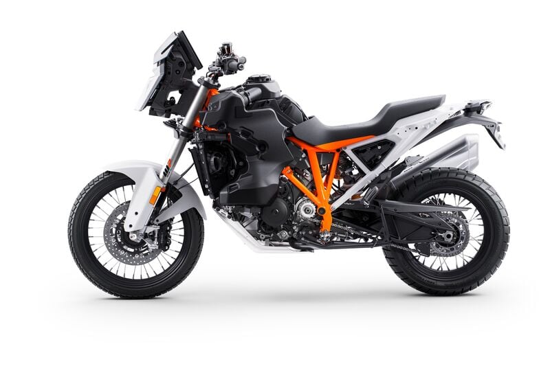 MY26 KTM 1390 SUPER ADVENTURE R Rally - Image 8