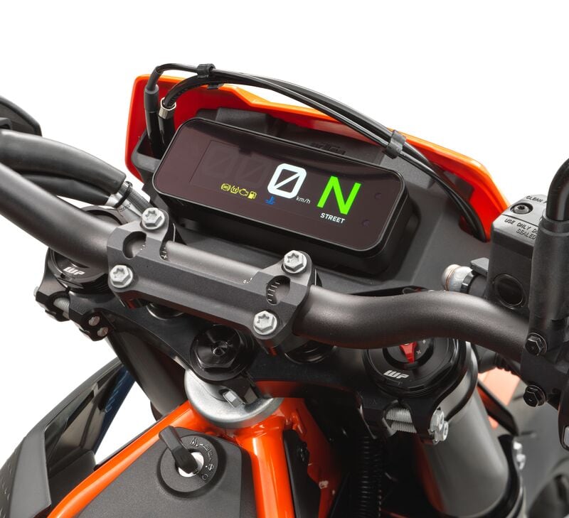 MY26 KTM 690 SMC R - Image 8