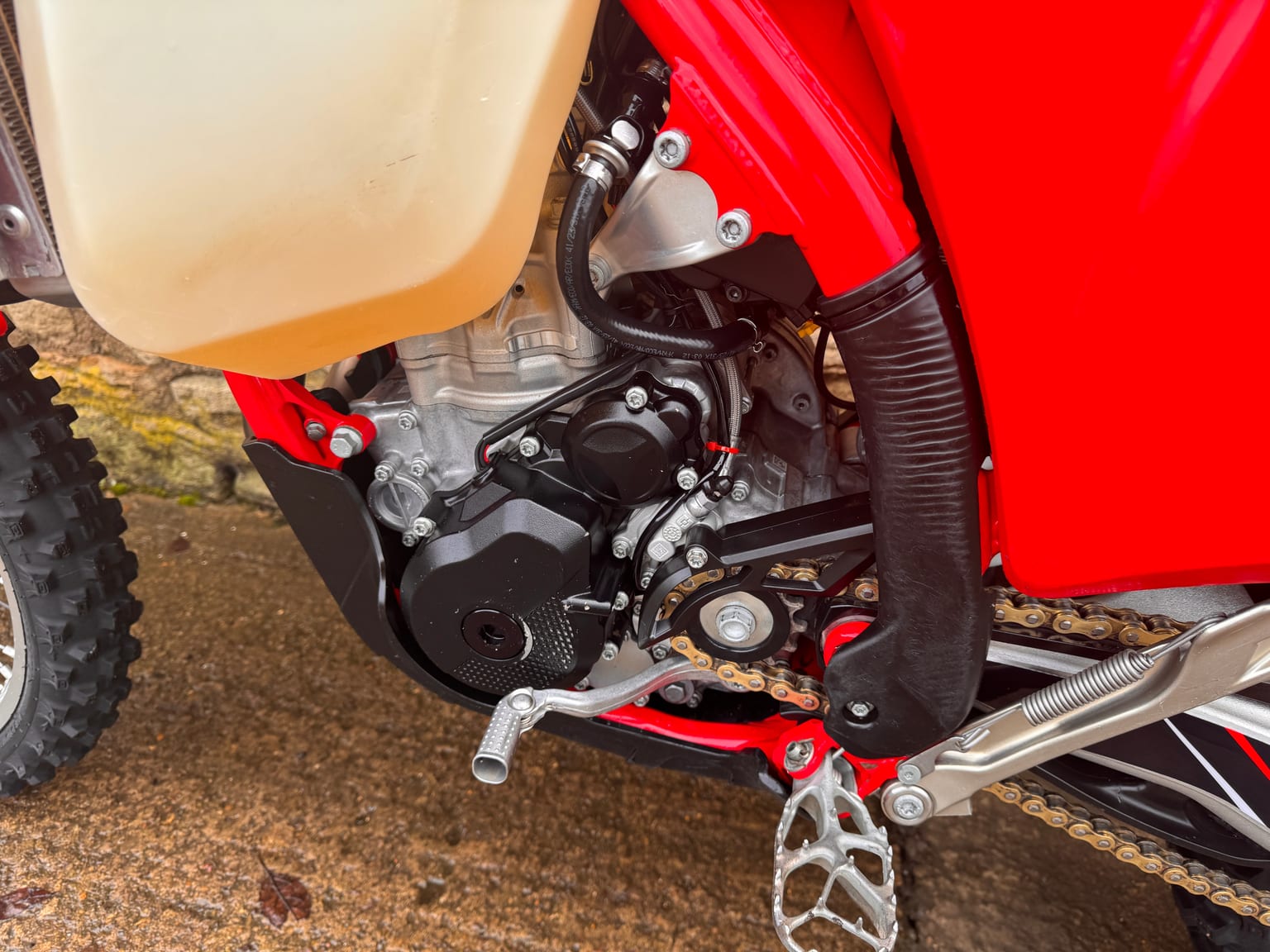 GasGas EC250F Enduro Bike, 2024 Model, Road Reg'd, 27 Hours, Immaculate - Image 4