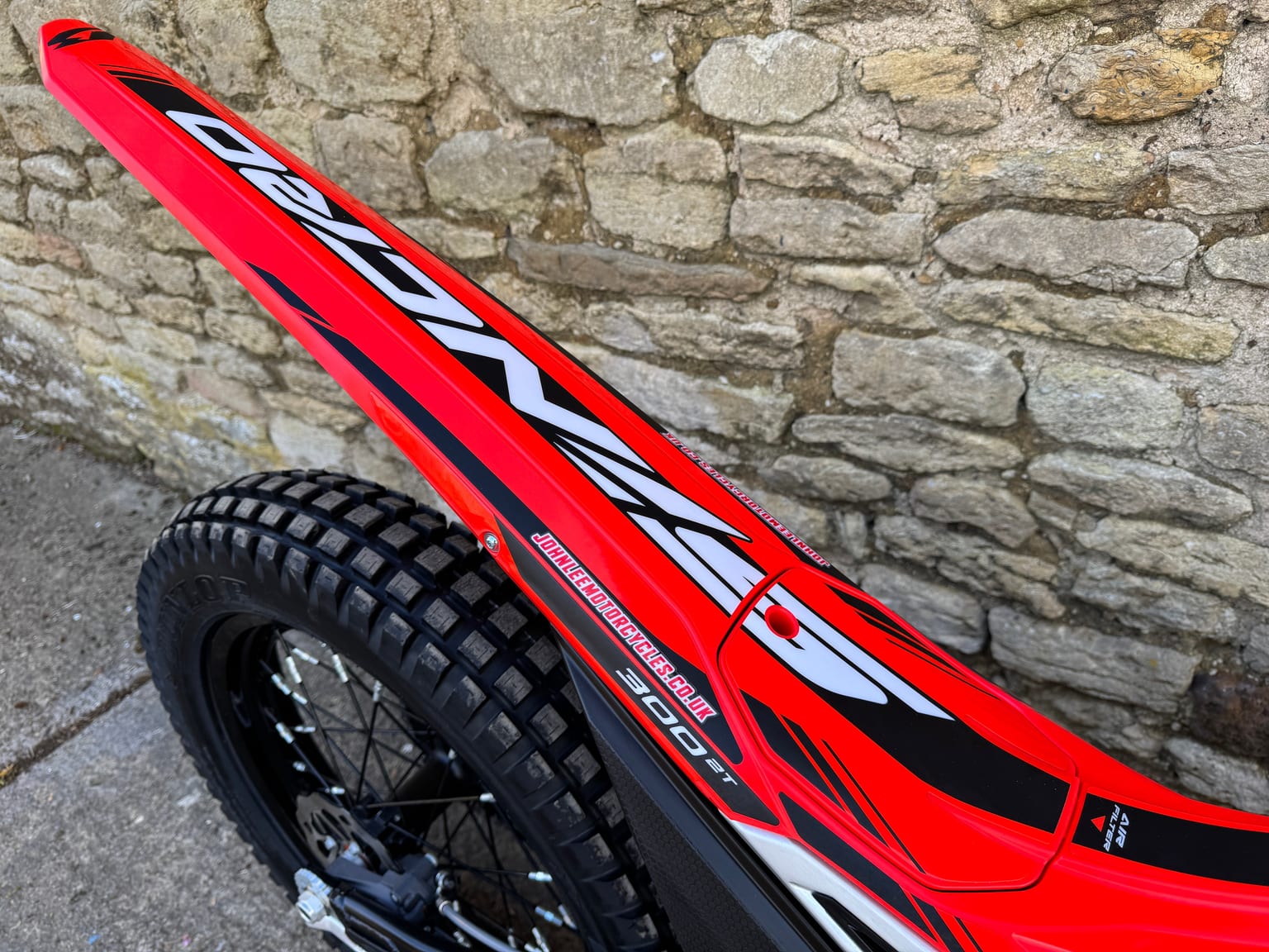 Beta Sincro 300cc Trials Bike, 2026 Model, Road Registered, Ridden Twice - Image 7