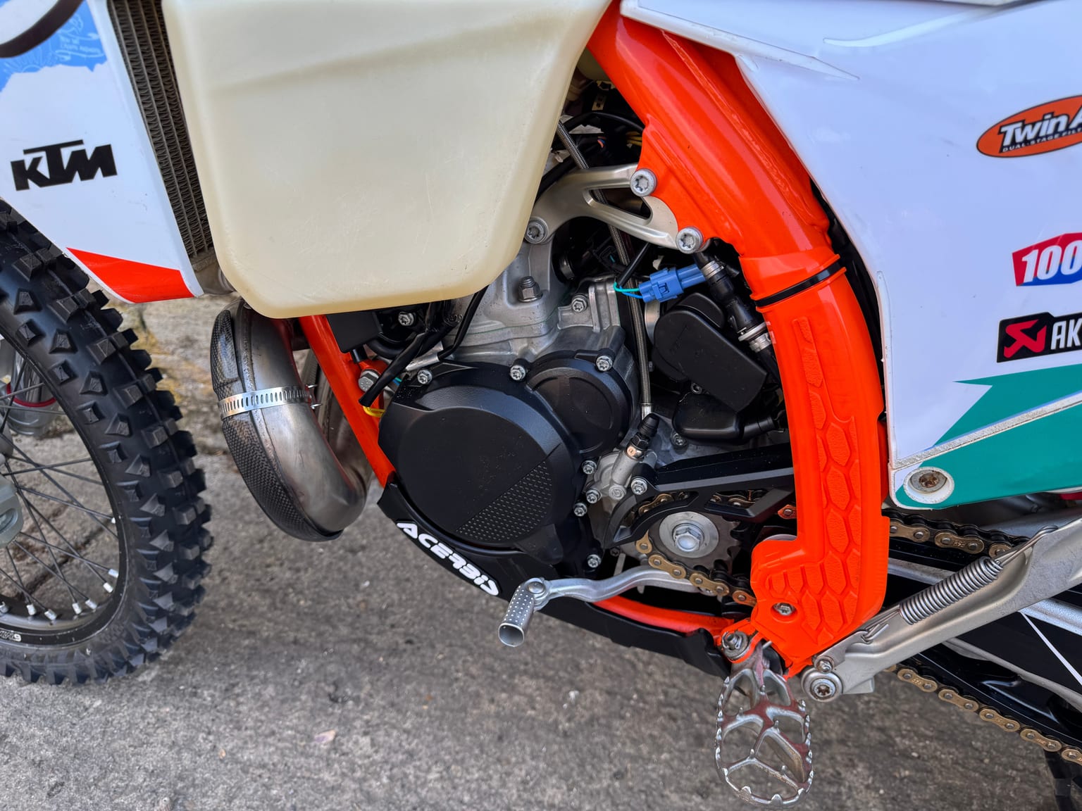 KTM EXC 250cc 2T Six Days, 2024 Model, Road Registered, Excellent Condition - Image 9