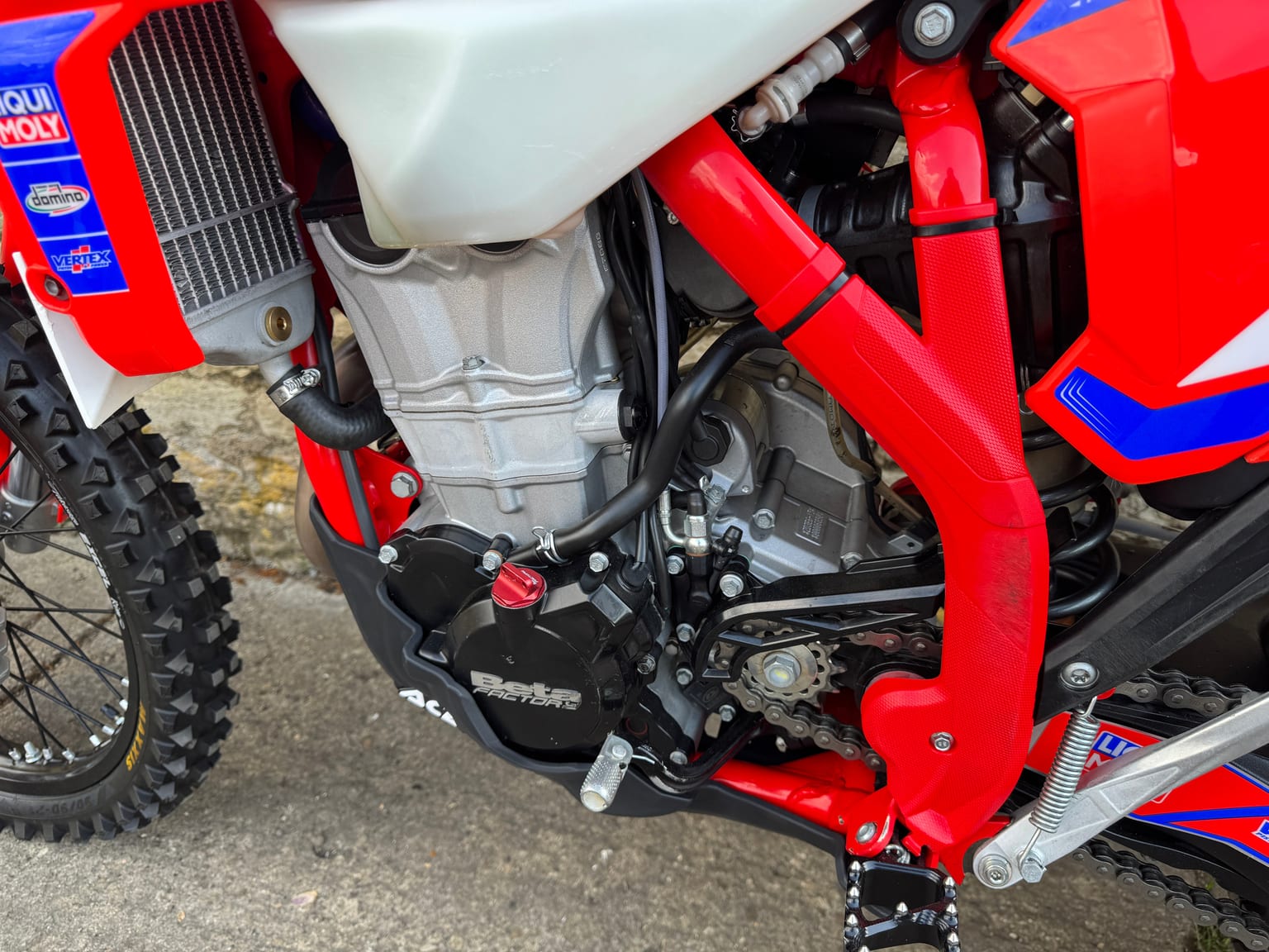 Beta RR350 4T Racing Enduro Bike, 2025 Model, 35 Hours, Lovely Condiiton - Image 4