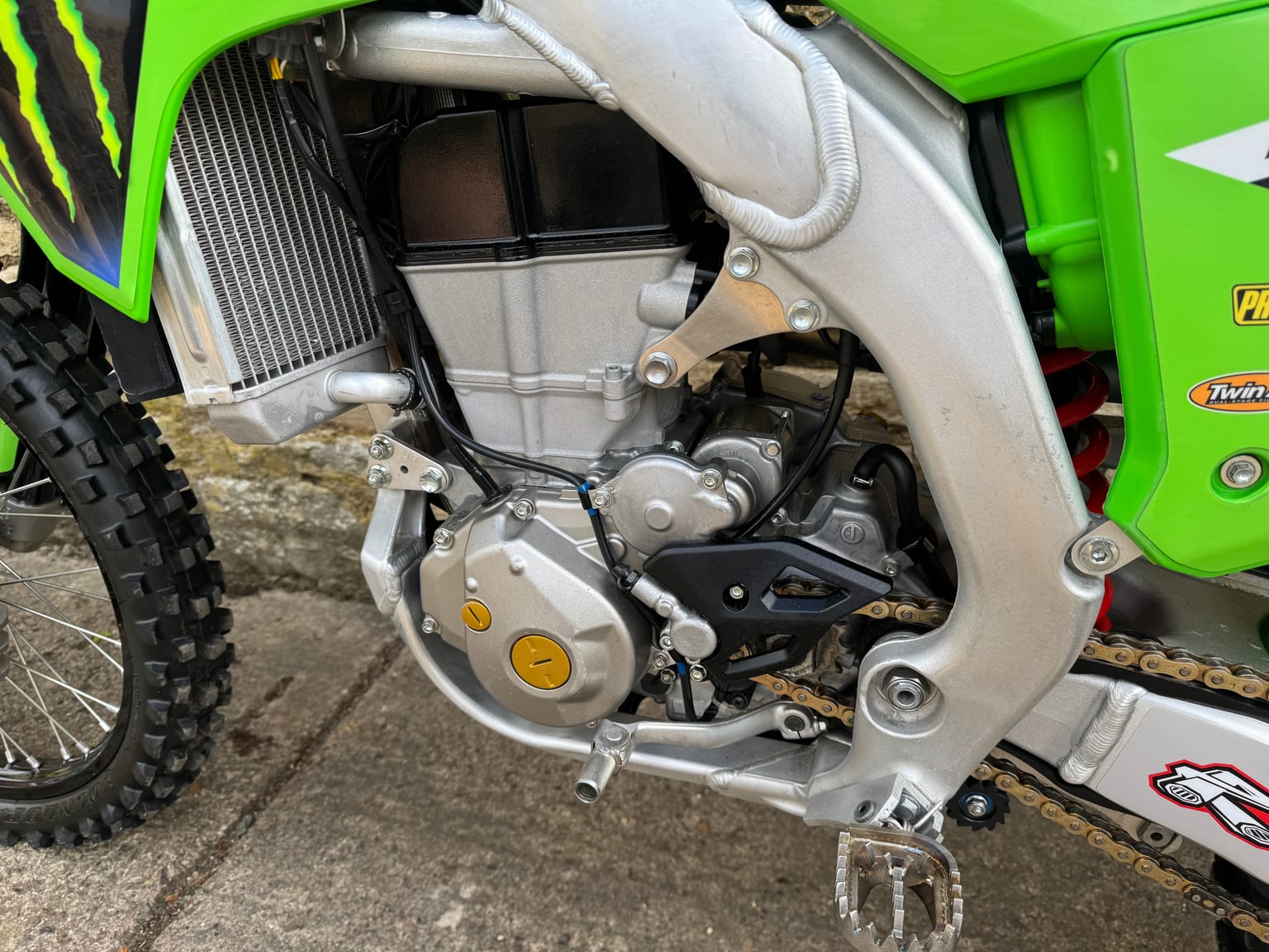 Kawasaki KX450F, 2021 Model, 22 Genuine Hours, MINT Condition & Trick Parts - Image 4