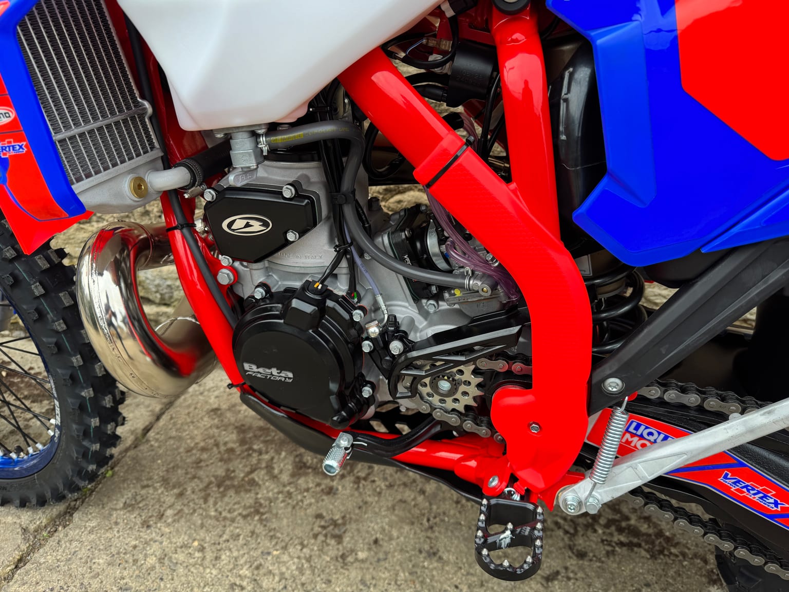 Beta RR300 2T Racing, New 2026 Model, Michelins & Blue Wheels, In Stock - Image 9