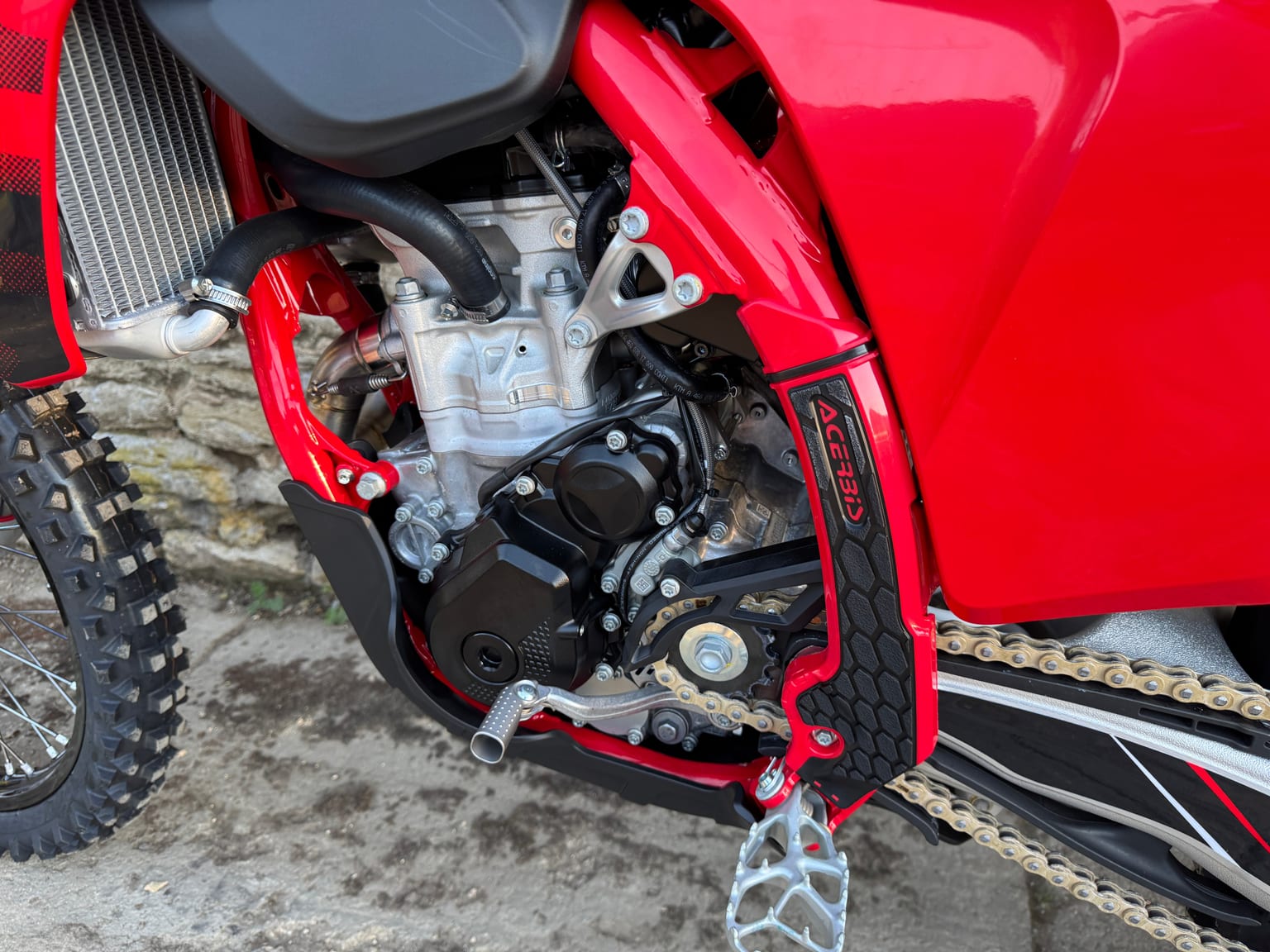 GasGas MC250F Motocross Bike, 2026 Model, Race Ready With Akrapovic - Image 4