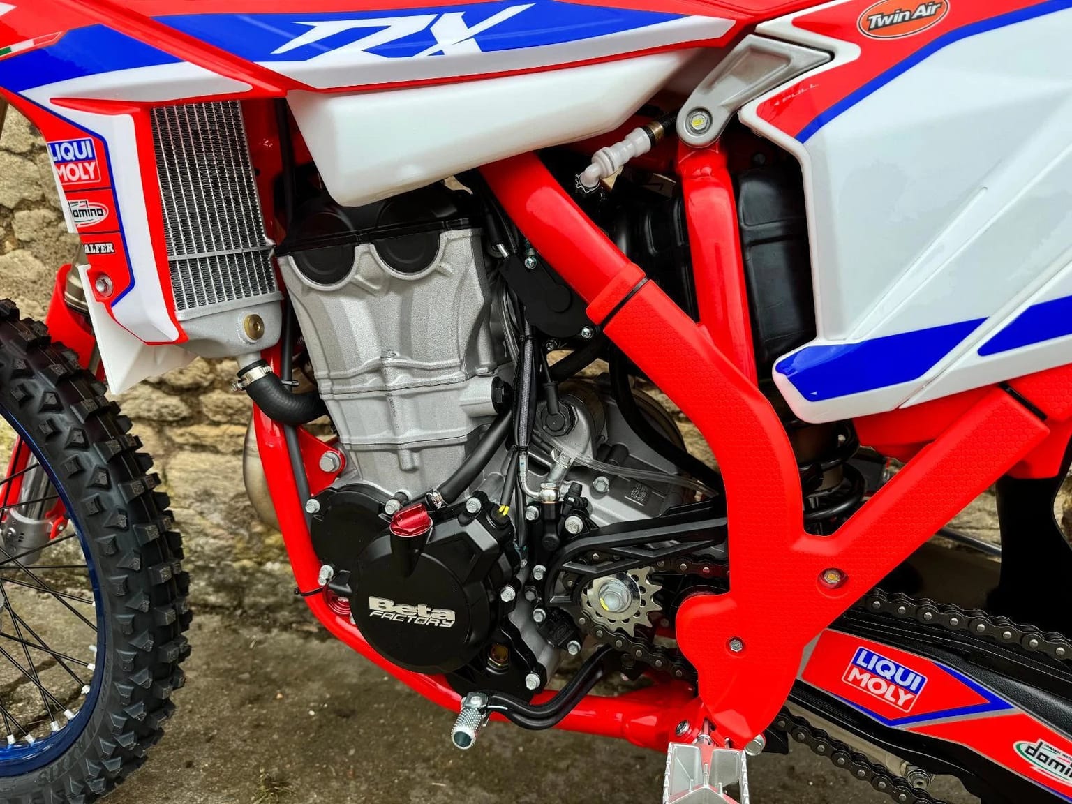 Beta RX450 4T Motocross Bike, 2025 Model, One Previous Owner, Never Ridden - Image 4