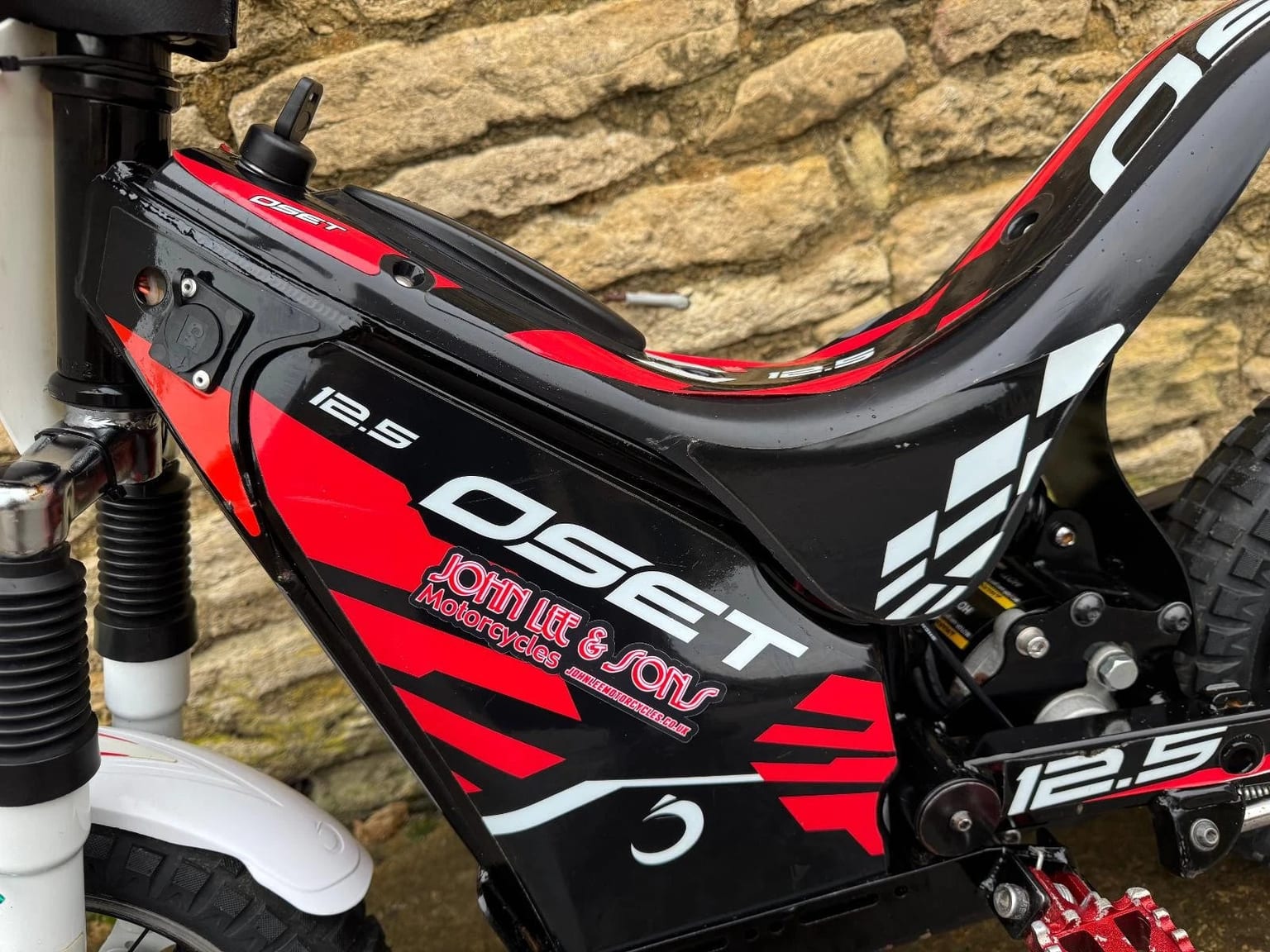 OSET 12.5 ECO Kids Electric Off Road Bike, 2019 Model, Nice Condition - Image 4